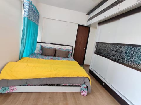 2Bhk home in Wakad, in the Heart of City, peaceful stay Condo in Pune