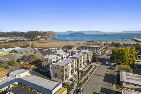 Brand New Fully Updated Condo 906 in Anacortes Haus in Anacortes