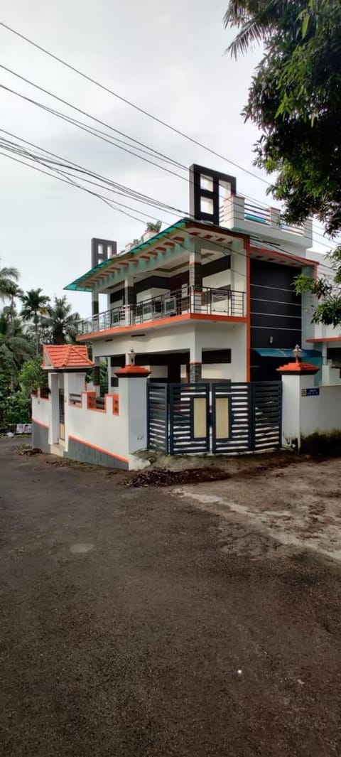 KRISHNASREE House in Thiruvananthapuram