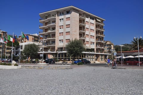 Property building, Facade/entrance