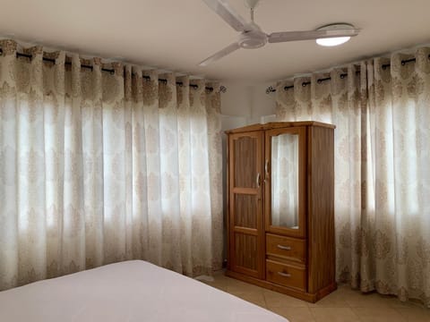 One Cozy Bedroom in a shared apartment Alquiler vacacional in Kumasi