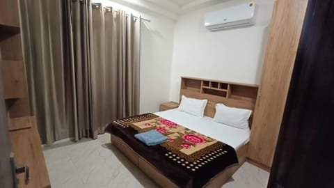 85 The Ganges 2 BHK Apartment for Homestay Eigentumswohnung in Rishikesh