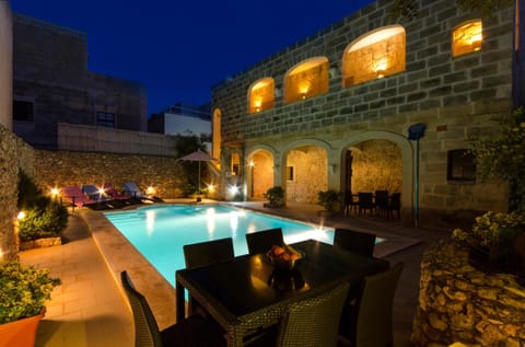 Patio, Night, Summer, BBQ facilities, On site, Pool view, Swimming pool, Swimming pool, sunbed