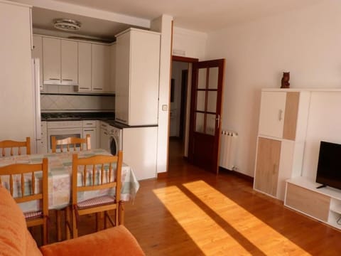 Dining area, minibar, pet friendly, stove