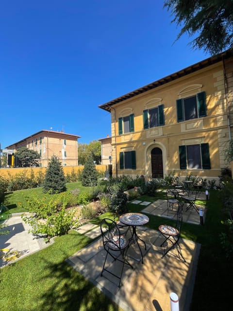 Property building, Garden
