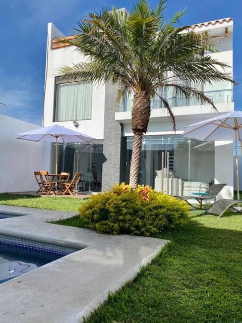 Casa More con alberca, jacuzzi, climatizada House in State of Morelos