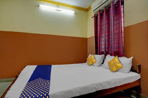 SPOT ON Chalil Tourist Home Hotel in Kochi