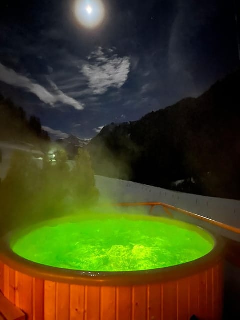 Night, Natural landscape, Hot Tub