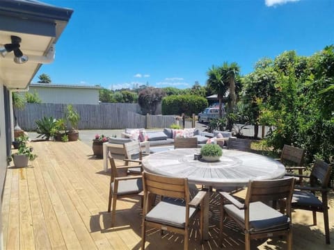 The Sun Trap in Mangawhai Heads House in Auckland Region