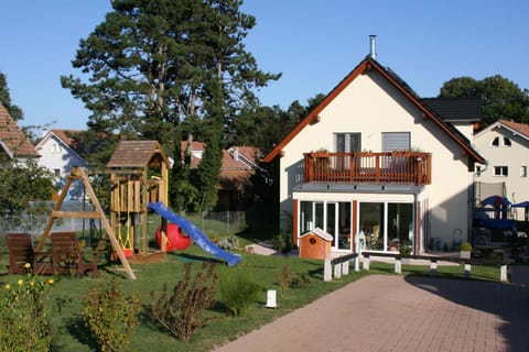 Property building, Facade/entrance, Garden