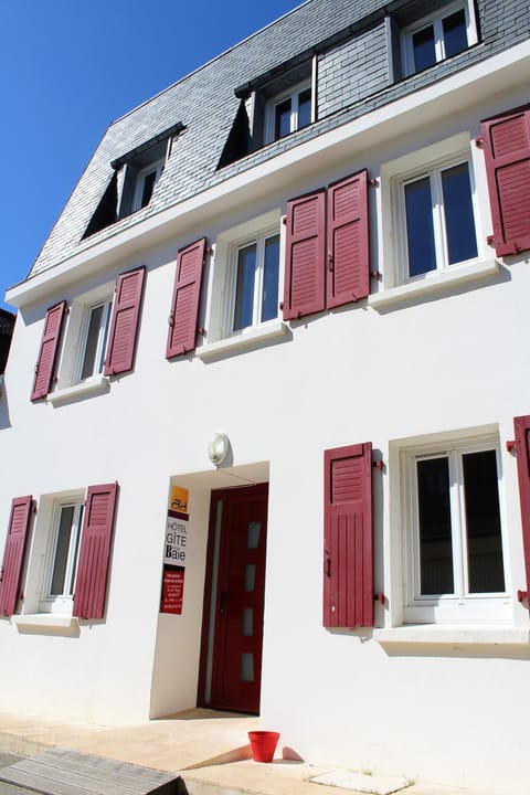 Property building, Facade/entrance