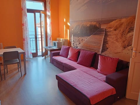 Living room, Photo of the whole room