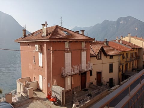 Natural landscape, Balcony/Terrace, Lake view, Mountain view