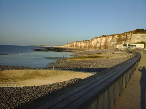 a la Bon'Heur House in Saint-Valery-en-Caux