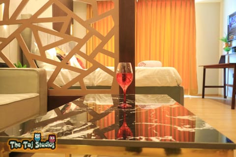 Taj Studiosc- #Super #Luxurious #Independent #Cozy #Stay within Biggest Mall of G Noida by Ghumloo com Eigentumswohnung in Noida