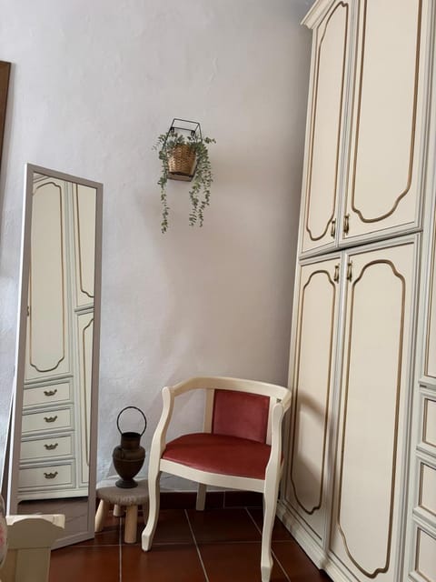 Decorative detail, Bedroom, wardrobe