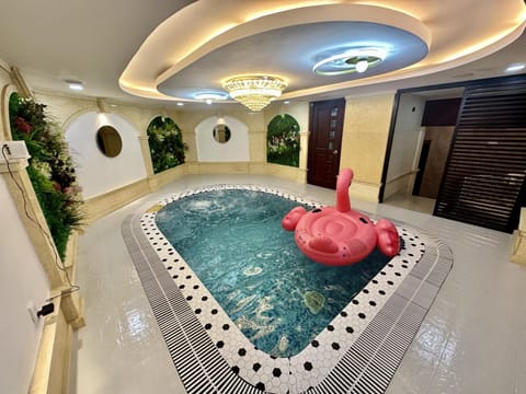 Penthouse Paradise 86 -Rooftop Pool Private 100% Condo in Ho Chi Minh City