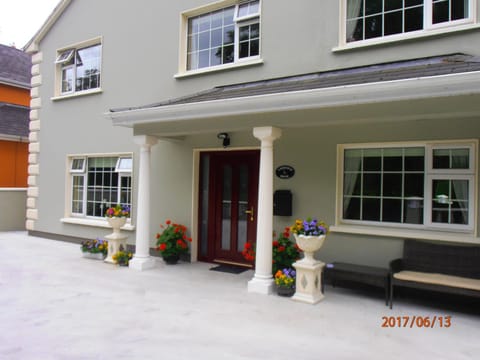 Larkfield House B&B Bed and Breakfast in County Kerry