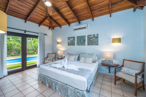 Tropical Retreat - Private Pool, Steps to Beach Chalet in Playa Langosta