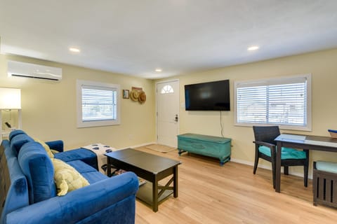 Pet-Friendly Freeport Vacation Rental with Deck! Haus in Alvin
