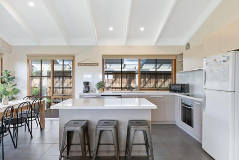 Key Lime Retreat Stay 2 nights, get the 3rd at half price for stays until 31 August 24 - ask us how, some exclusions apply House in Cape Woolamai