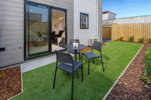 Property building, Patio, Day, Garden, Seating area, Garden view