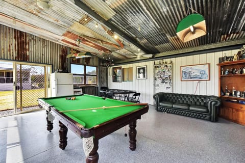 Kulang Lodge in charming Broke with Large Swim Spa and games room suits up to 8 guests House in Broke