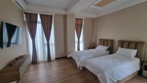 Bed, TV and multimedia, Photo of the whole room, Bedroom, air conditioner