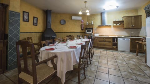 Dining area, Communal kitchen