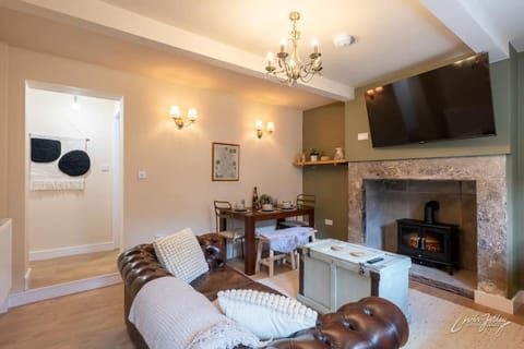 Cosy, Cottage Style Apartment in Peak District Condo in Glossop