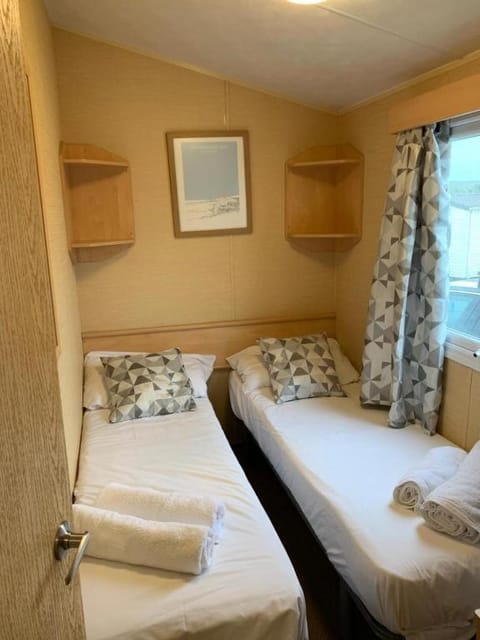 Newquay Bay Porth Caravan - 8 Berth Campeggio /
resort per camper in Newquay