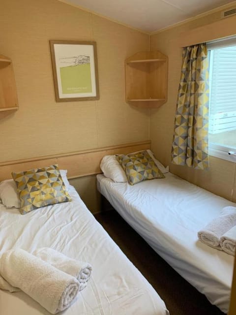 Newquay Bay Porth Caravan - 8 Berth Campground/ 
RV Resort in Newquay