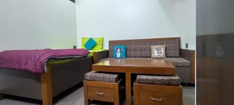 Yash's Congenial stays - Couple Friendly Apartment in Lucknow