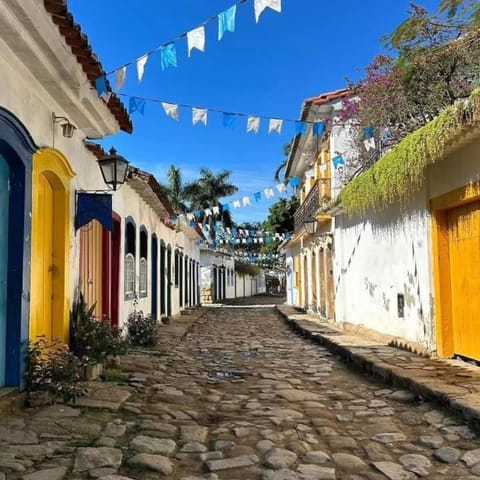 Day, Neighbourhood, Street view