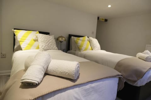Stylish 4 Bed Home in Aylesbury, Buckinghamshire Maison in Aylesbury