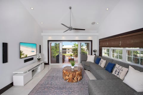 Britannia 7 Mile Beach Condo House in Grand Cayman