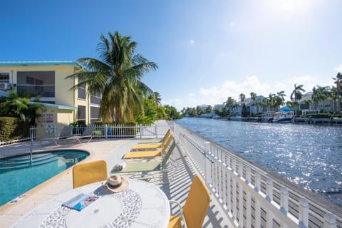 Snug Harbour View Condo #5 House in Grand Cayman