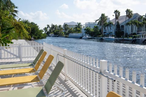 Snug Harbour View Condo #1 House in Grand Cayman