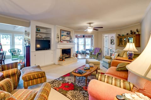 Pet-Friendly New Concord Vacation Rental on Lake! House in Lake Barkley