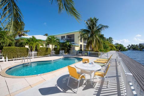 Snug Harbour View Condo #9 House in Grand Cayman