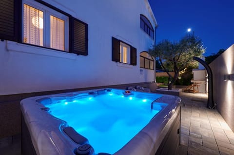 Patio, Night, Hot Tub