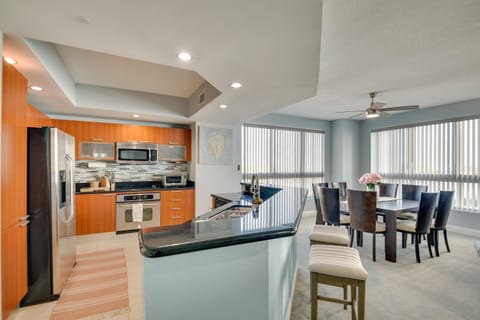 Luxe Resort Condo - 2 Mi to Daytona Beach! Condo in Holly Hill