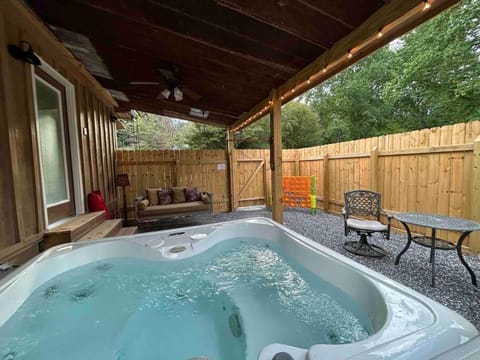 Patio, Hot Tub