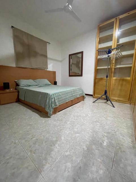 Isa House - Private Rooms in a Shared Duplex Condominio in Praia