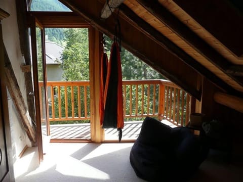 Spacieuse Maison 8 Pers à Serre Chevalier avec Jardin, Balcon et Cheminée - FR-1-762-39 Apartment in La Salle-les-Alpes