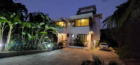 Property building, Night, Garden, Garden view, Parking