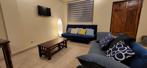 Communal lounge/ TV room, TV and multimedia, Living room, Seating area, Evening entertainment