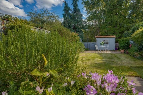 Rosemary Cottage House in Charnwood