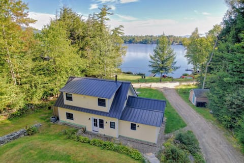 91WR Lake vibes and views at this waterfront home in the the White Mountains! Rest, relax, explore! Haus in Whitefield