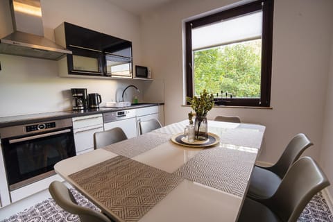 Dining area, dishwasher, minibar, pet friendly, stove